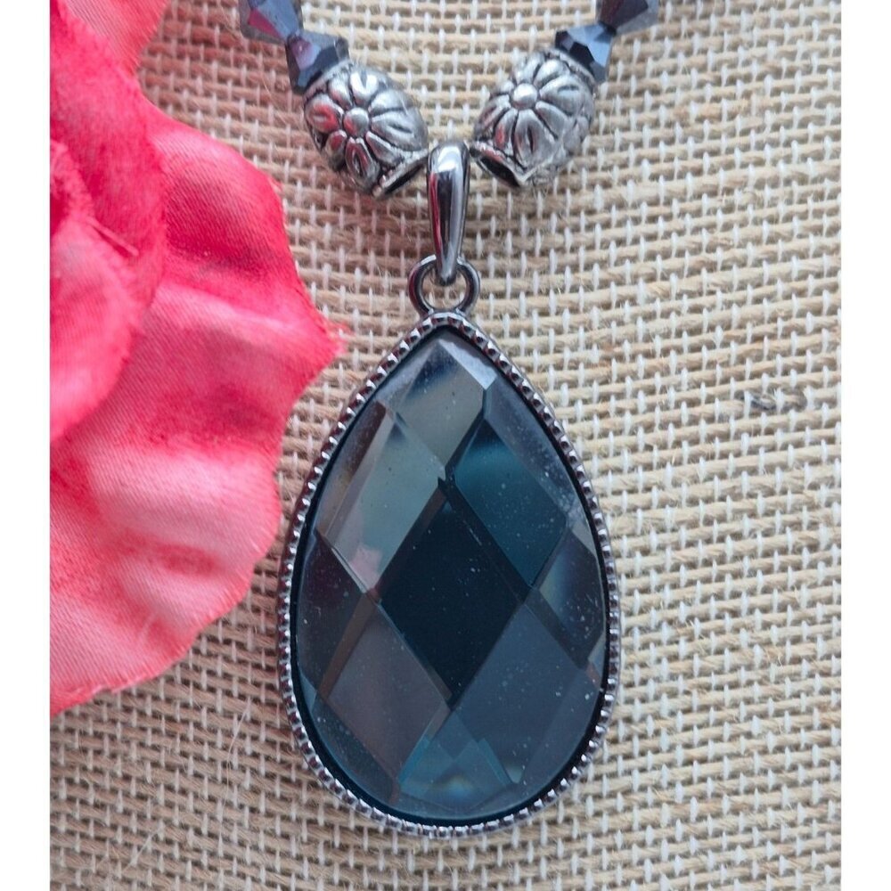 Artisan Black & Green Bead & Faux Paper Collar Teardrop Pendant Necklace 16"